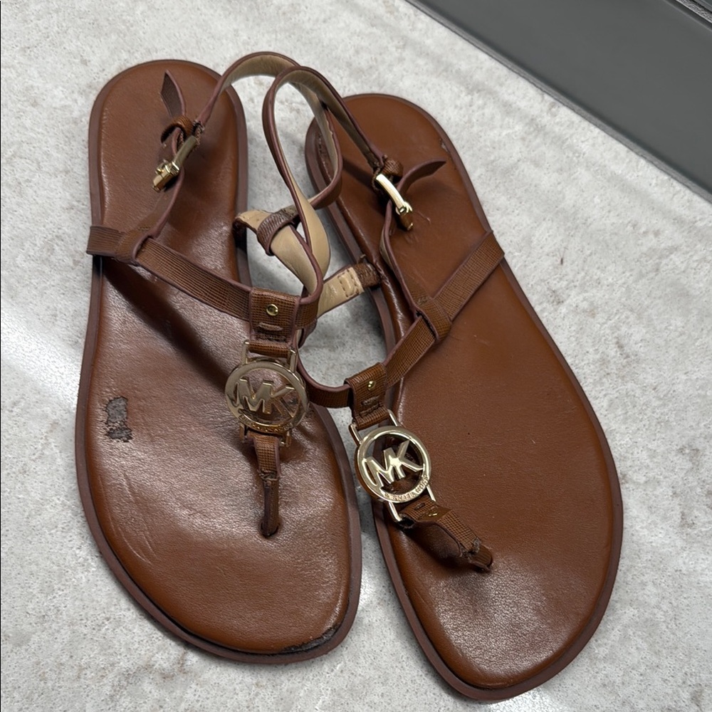 🧡 MICHAEL KORS SANDALS